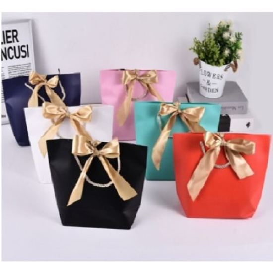 Пакет подарунковий паперовий M "Chic bow" 28*20*9см R33173-M (720шт)